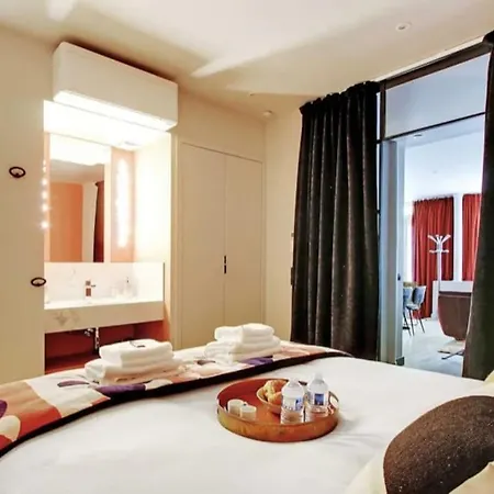 V Vast Apartment, Steps From Place Des Vosges Ac Apartamento
